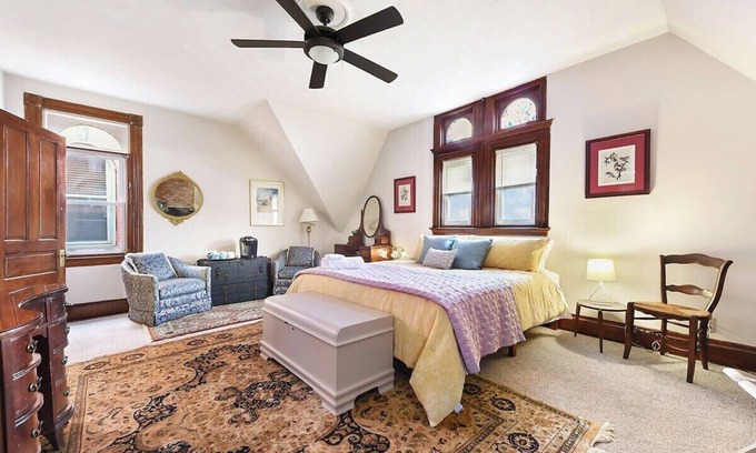 Pittsburgh Casa | Unique- Spacious- Highland Park-2 king- Quiet - BBQ- Free Street Parking