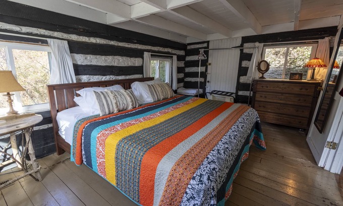 Lexington Cabina | Estancia única en una cabaña de troncos de 1907 en el río Kentucky