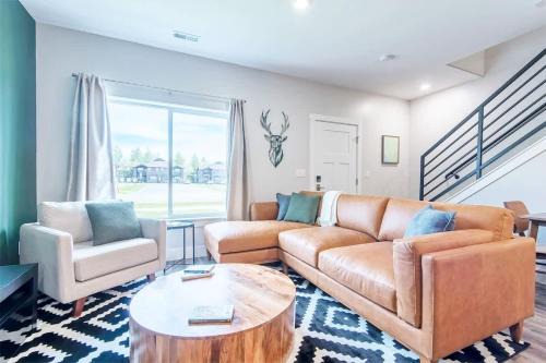 Driggs Casa | Unique Townhome 2 Car Garage & AC