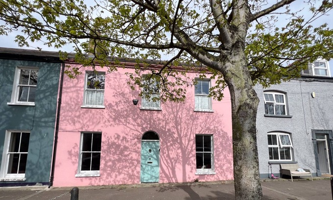 Downpatrick Casa | Unique Townhouse with Large Garden down to the Sea