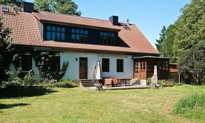 Mecklenburgische Kleinseenplatte Casa | Unique vacation home with its own garden and only 20m to the water