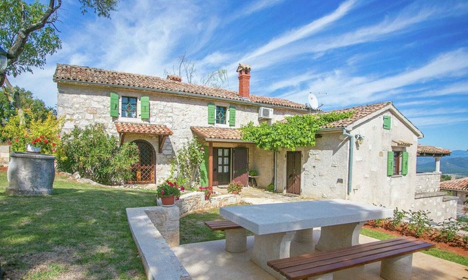 Vizinada Cabaña | Pintoresca Villa en Vižinada, Croacia con Piscina