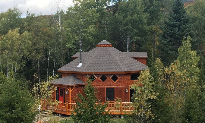 Bretton Woods Cabina | Una casa verdaderamente única en medio de un paraíso ecológico: Owls Roost en Moose Lodge and Cabins
