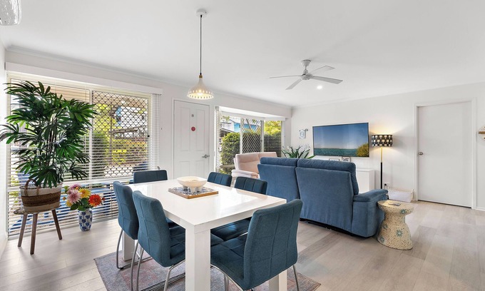 Noosaville Villa | Unit 1 - Renovated 2 Bedroom Ground Level Villa