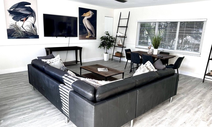 Lauderdale-by-the-Sea Hotel | Unit 2B 3 Bedroom / 3 Bath Penthouse Sleeps 10