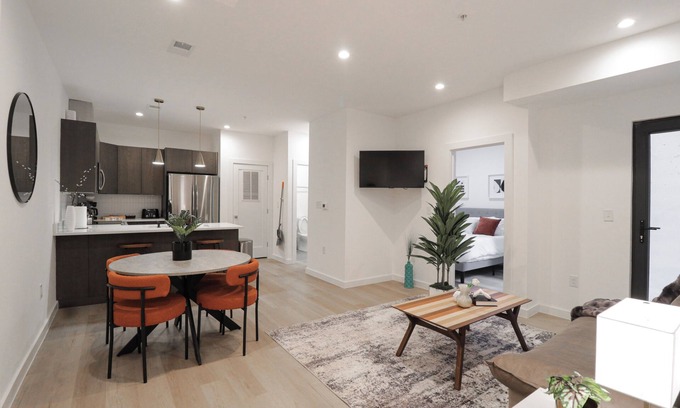 Shaw Cama Y Desayuno | Unit 3: 1BR w/ Queen + Sofa Bed in the Heart of DC