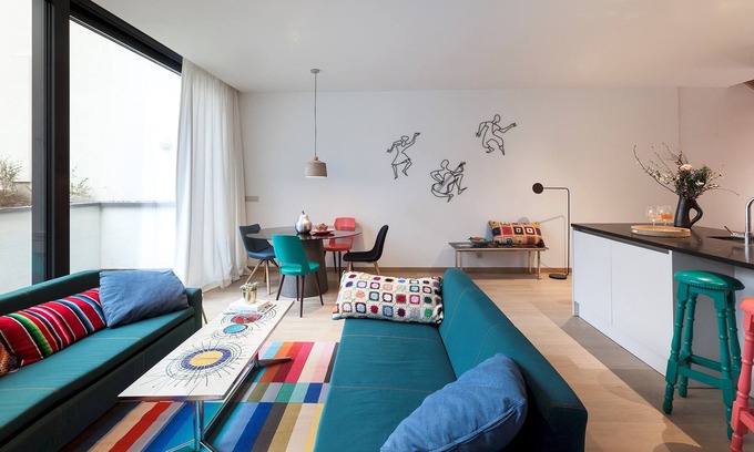 Dieweg Casa | Unit 6 - Colorful Smart Home Triplex Private Garden & Parking
