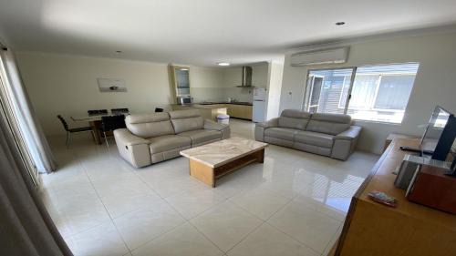 Jurien Bay Villa | Unit 64 Seafront Estate