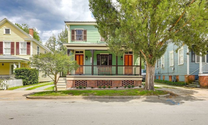 New Bern Casa | Unit B | Victorian Vacation Rental In Downtown!
