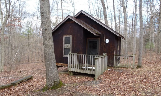 Petersburg Cabina | Unit II at Camp Golden Pond - Quaint, Rustic Cabins half hour from Penn State