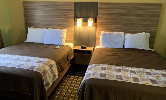 Eggertsville Hotel | University Manor Inn