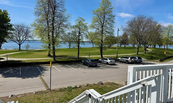 Riverside Casa | Unobstructed Beachfront Views in this 4-bed, 2 bathroom house in Riverside