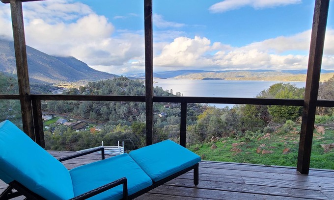 Kelseyville Casa | Unobstructed Lake and Mountain View home with movie room