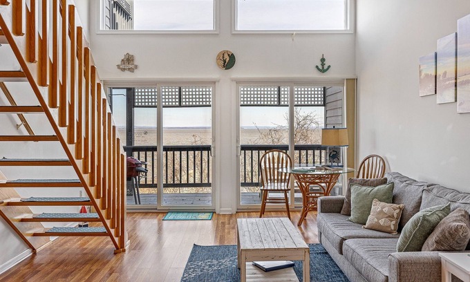 Betterton Condominio | Unobstructed view of the Chesapeake Bay, w/ a beach!