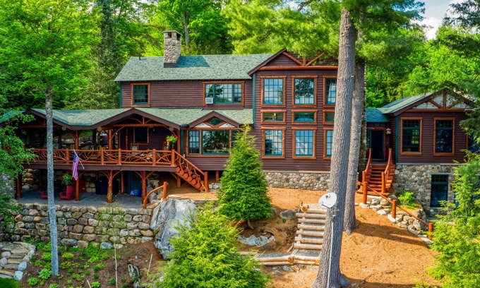 Saranac Lake Cabina | Unparalleled Adirondack Lake Home on Kiwassa!