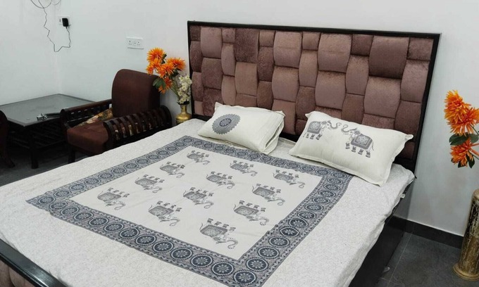 New Delhi Casa | Unparalleled: Experience the Pinnacle of Luxury Home Stays with a Lavish Bathtub