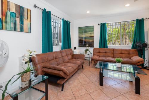 Pico - Robertson Apartamento | Unparalleled Luxury 2BR Home in Prime LA Location
