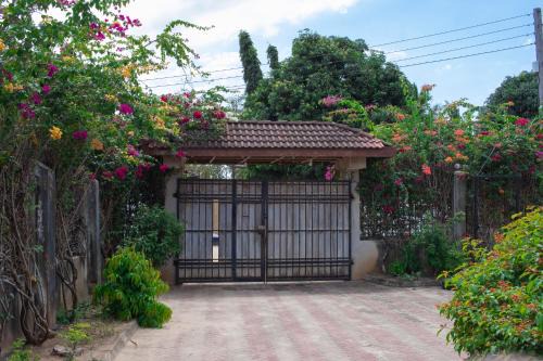 Mlingotini Apartamento | Ununio Beach Cozy home, Free Wi-Fi, Kitchen, gym