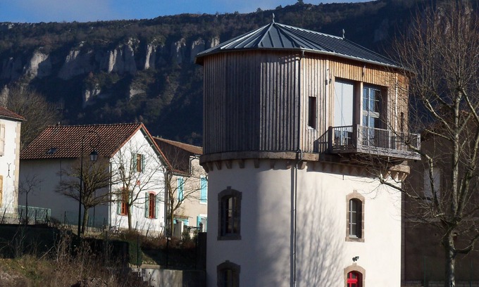 Tournemire Cabaña | antiguo depósito de agua de la estación convertida en vacaciones diferentes