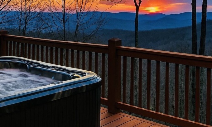 Wolf Laurel Cabina | Heated Pool.Hot Tub, Sauna, Views, Game Room. Minutes to Hatley PointSki