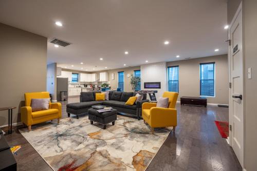 Near Eastside Casa | Unwind Entertain Explore: Downtown Indy