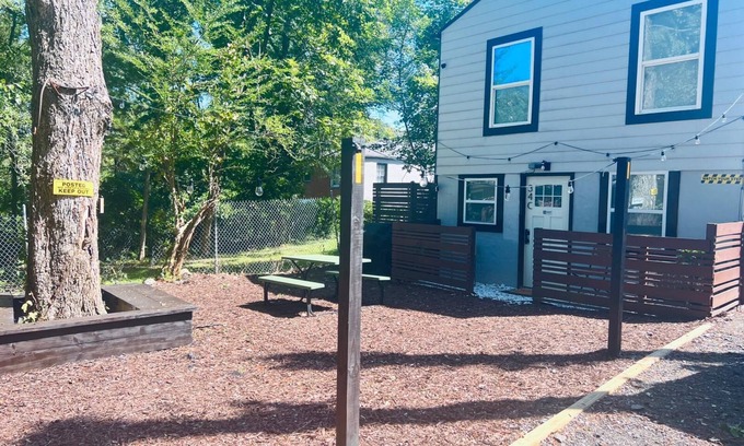 Atlanta Casa | Unwind & Explore! 2BR Retro Bungalow Downtown ATL