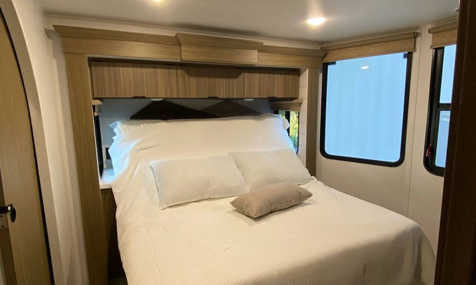 Big Lake Casa | Unwind in comfort at The Grand Legacy Lodge Luxury
