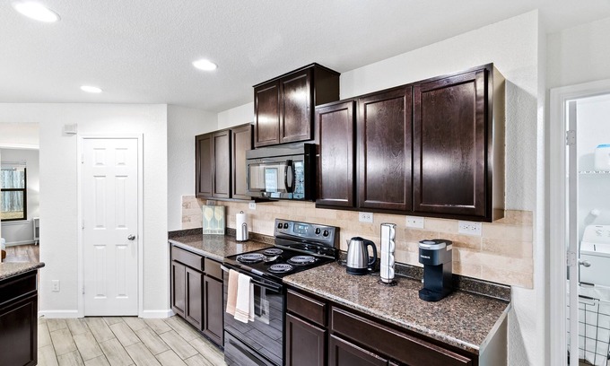 San Antonio Casa | Unwind In Style And Comfort 3 Bedroom Home by RedAwning