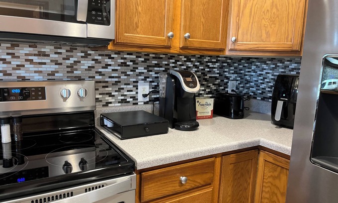 Blaine Casa | Unwind in style at our Cozy-lakefront townhome retreat. Conveniently located.