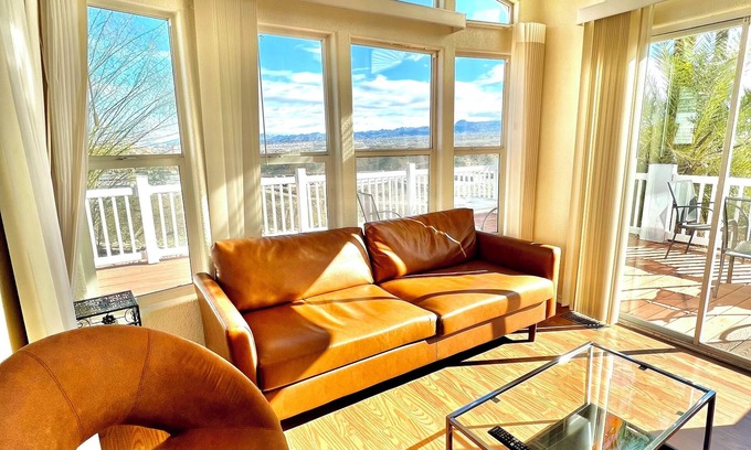 Bullhead City Casa | Unwind in the Charming Tiny House and soak in the amazing River Views!