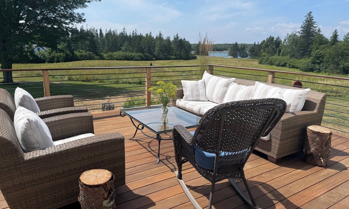 Martinsville Otro | “Unwind, recharge, and experience the magic of Maine's Working Waterfront