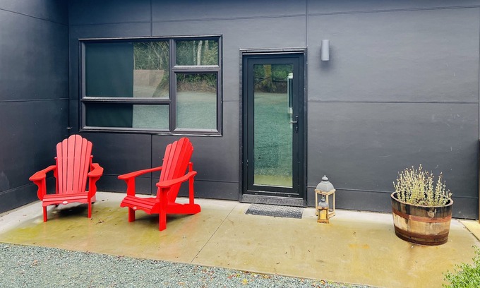 Cobble Hill Cama Y Desayuno | UnWined Bed & Breakfast - Walking distance to beaches and wineries