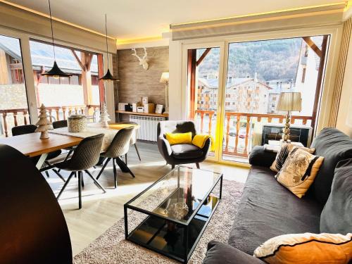 Benasque Apartamento | UP BENASQUE FLOR de NIEVE