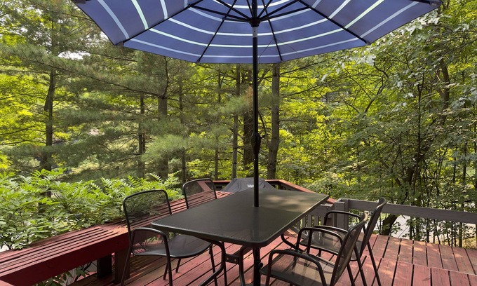 Suttons Bay Cabaña | Up North Treehouse