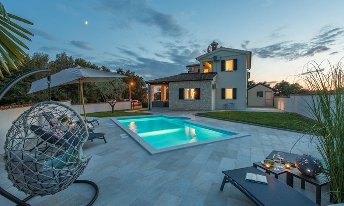 Kastelir-Labinci Casa | Villa Serenitas - Nueva 2020, Casa para familias, grupos y mascotas + Piscina privada