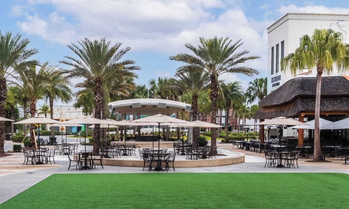 West Kissimmee Cabaña | Up to Scale With Margaritas