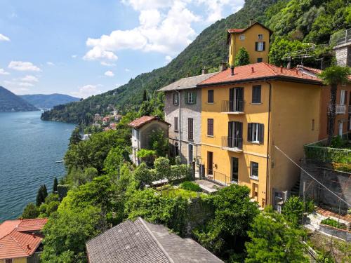 Moltrasio Casa | Up & Up - by MyHomeInComo