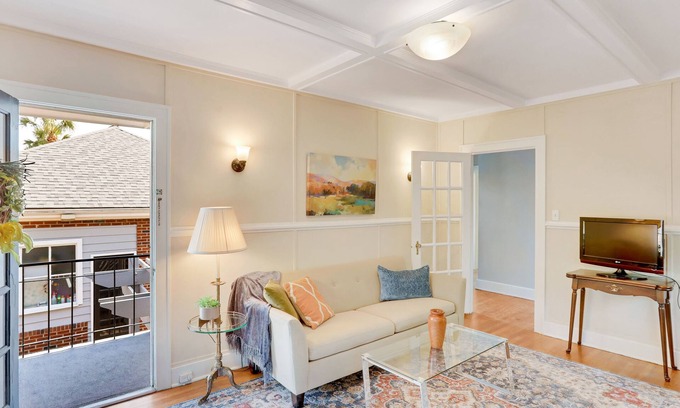 Midtown Casa | Updated 1930s carriage house in Ardsley Park