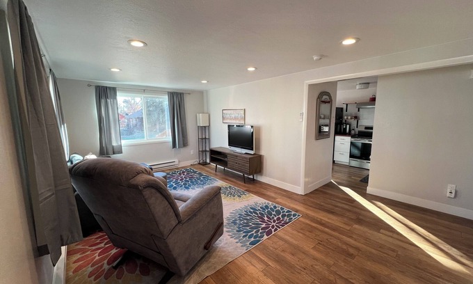 Lafayette Apartamento | Updated 2-bedroom 1bth apartment near downtown Lafayette with WiFi, AC