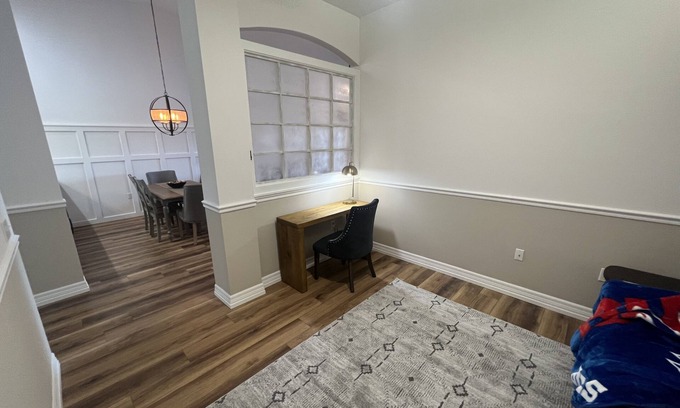 Sarasota Condominio | Updated 2nd Floor Condo 12 miles from Siesta Key Beach