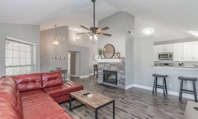 Lewisville Casa | Updated 3/2 in a quiet neighborhood close to dining and shops