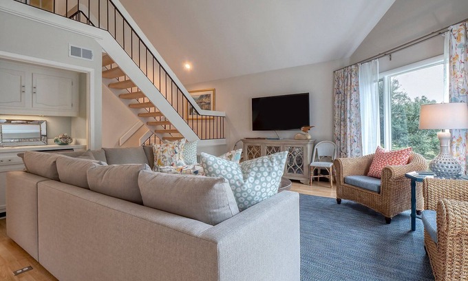 Spinnaker Beachhouses Casa | Updated, 3BR End Unit Spinnaker w/ Beach Boardwalk Access Across Street! Amenity Cards!