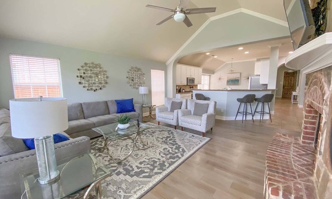 Lantana Casa | UPDATED 4 BR Home-Argyle Area-24 Min to DFW AIRPORT!