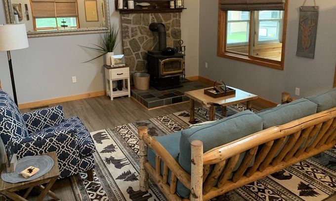 Speculator Casa | Updated 4 Season ADK Cabin in Speculator, NY