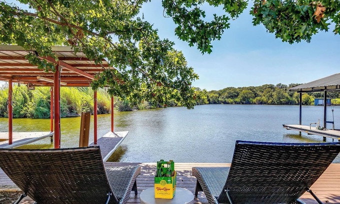 Granbury Casa | Updated 4BR Lakefront w/ Hot Tub, Dock & Fire Pit