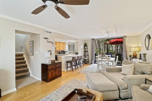 North Forest Beach Apartamento | Updated Beach Villa 2 bd 2 ba just steps 2 sand