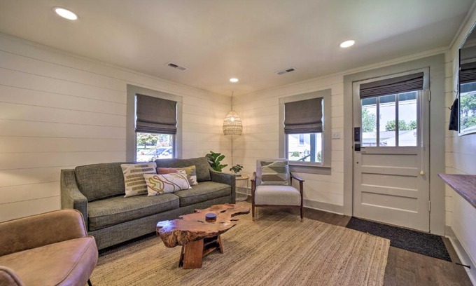 Brevard Casa | Updated Brevard Home - Close to Downtown!
