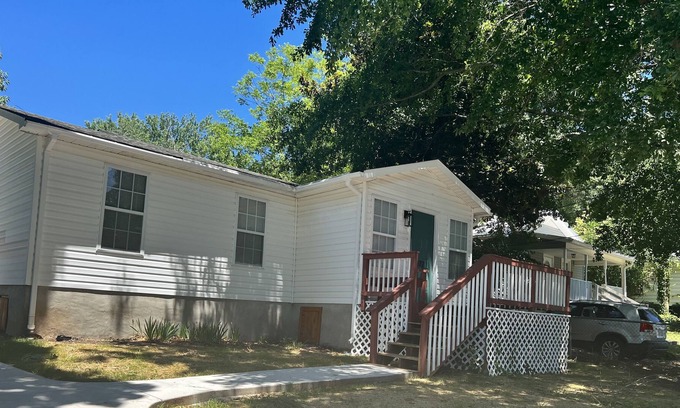 Spindale Casa | Updated Bungalow with Small Town Charm - 12.5 Miles from Tryon Equestrian Center
