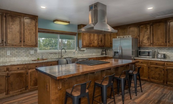 Arnold Cabina | Updated Cabin-AC-game room- room for 2 families-Dogs Welcome
