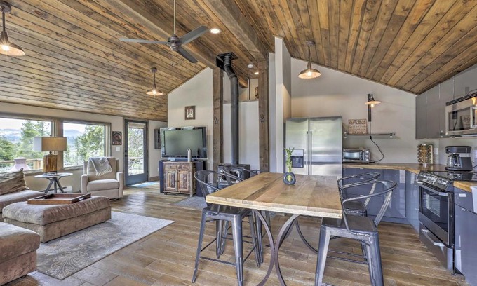 Tabernash Casa | Updated Cabin with Hot Tub about 11 Mi to Winter Park!